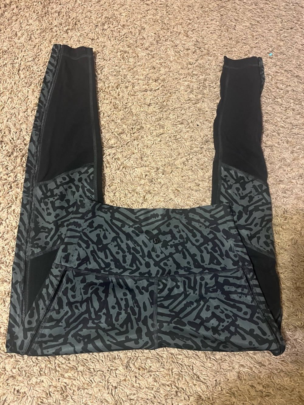Patterned Black & Gray Lululemon Leggings